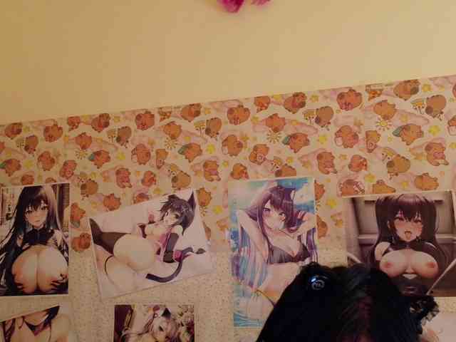 AlizeHentaiMeow webcam