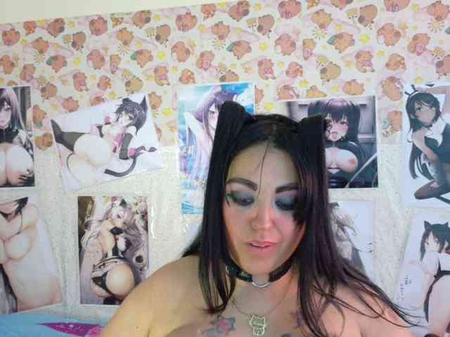 AlizeHentaiMeow webcam