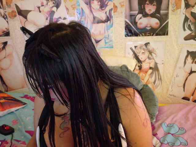AlizeHentaiMeow webcam