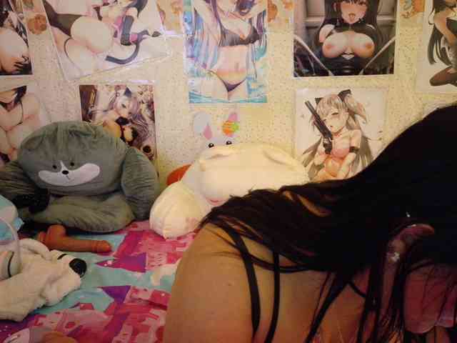 AlizeHentaiMeow webcam