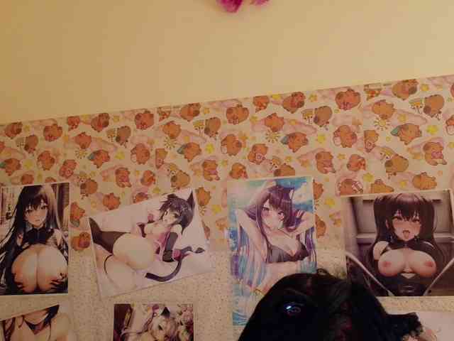AlizeHentaiMeow webcam