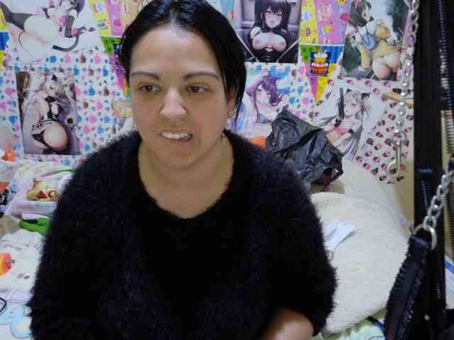 AlizeHentaiMeow webcam