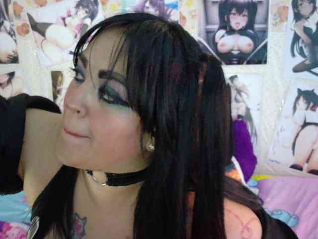 AlizeHentaiMeow webcam