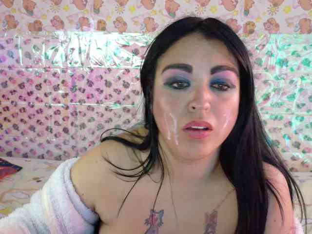 AlizeHentaiMeow webcam