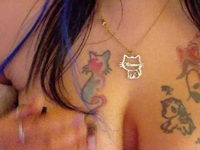 AlizeHentaiMeow webcam