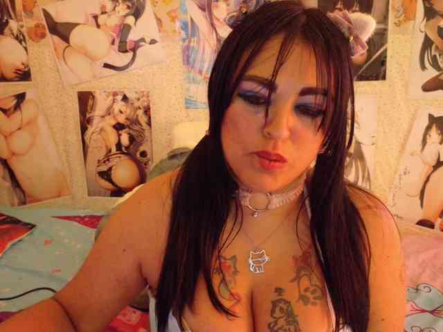 AlizeHentaiMeow webcam