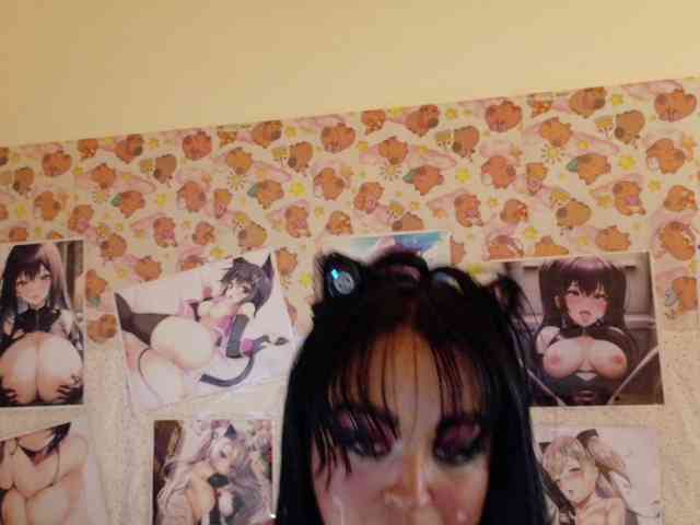 AlizeHentaiMeow webcam