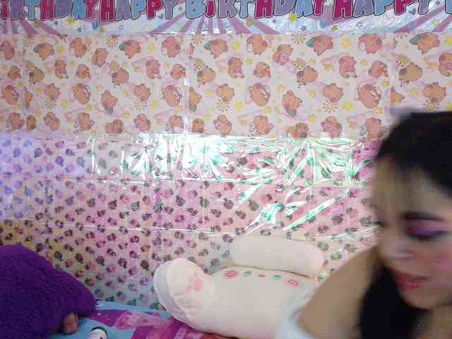 AlizeHentaiMeow webcam