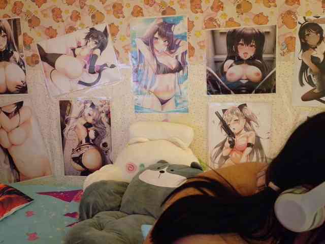 AlizeHentaiMeow webcam