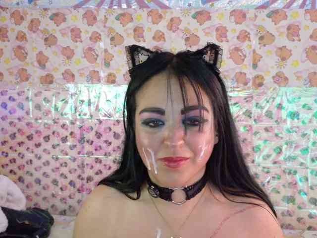AlizeHentaiMeow webcam