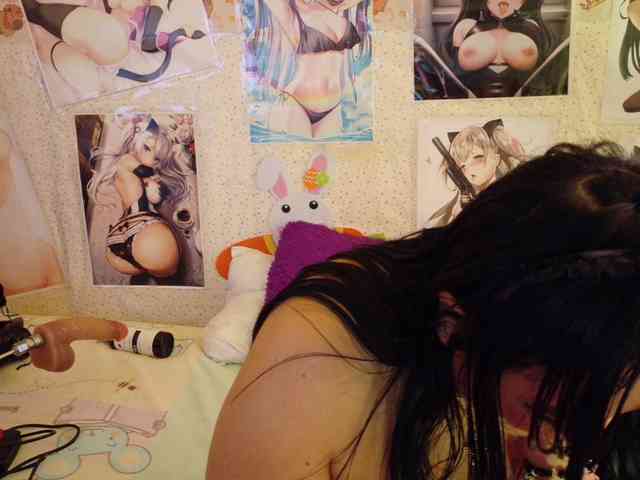 AlizeHentaiMeow webcam