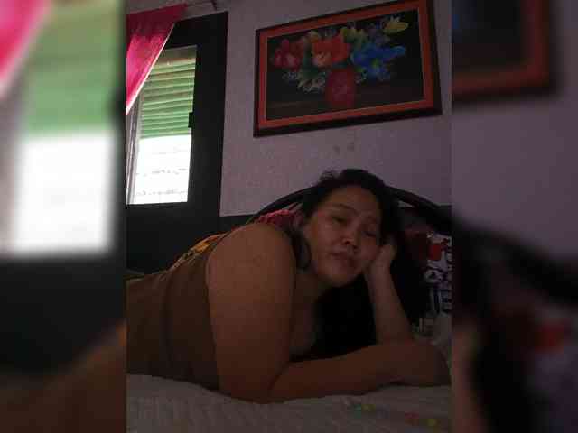 Sweet-Honey32 webcam