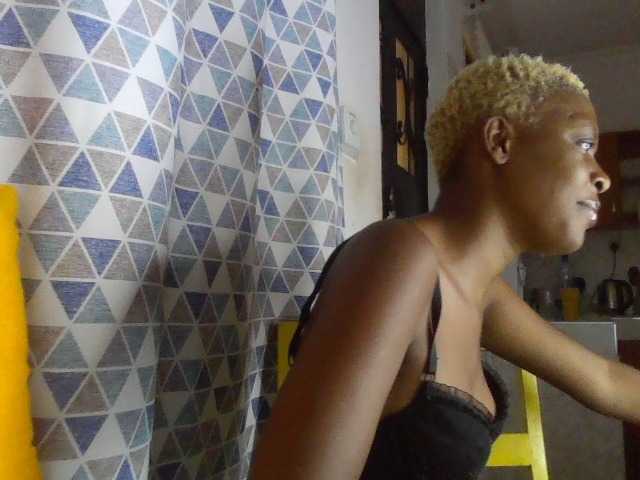 sweetally live cam on BongaCams