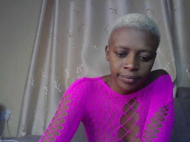 sweetally live cam on BongaCams