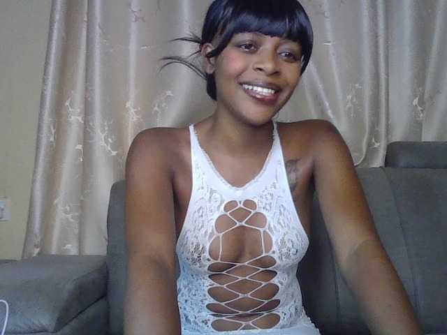 sweetally live cam on BongaCams