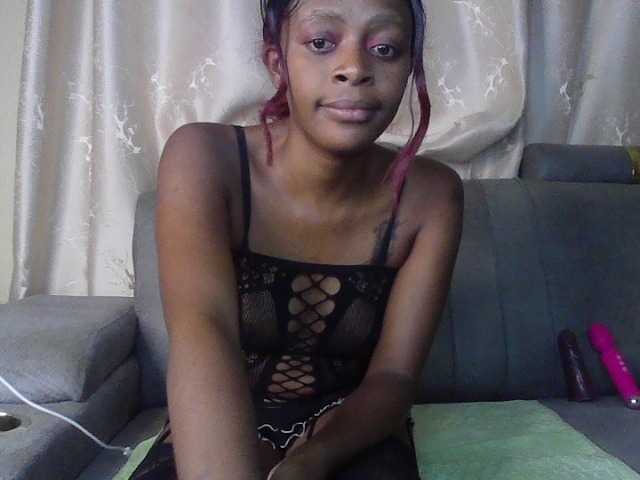 sweetally live cam on BongaCams