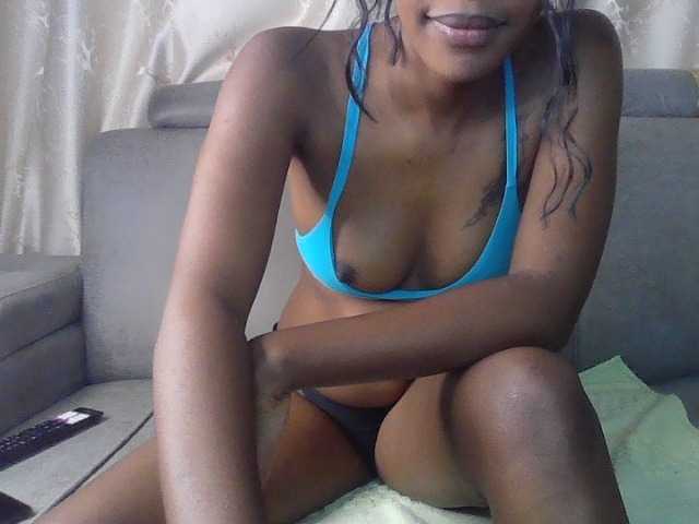 sweetally live cam on BongaCams