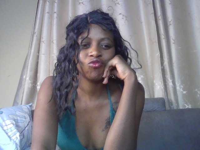 sweetally live cam on BongaCams