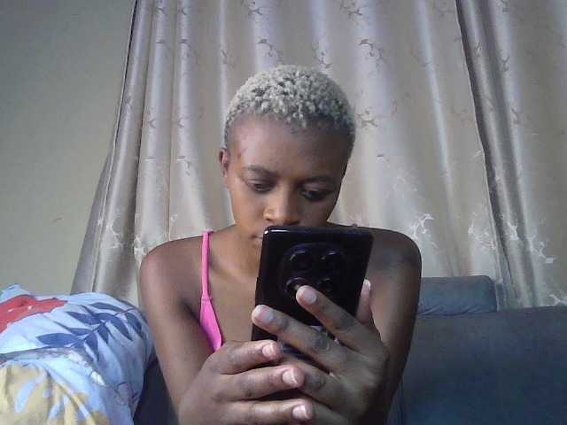 sweetally live cam on BongaCams