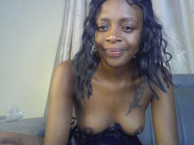 sweetally live cam on BongaCams