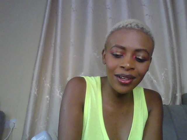 sweetally live cam on BongaCams