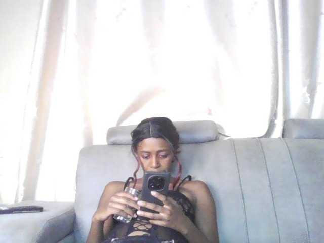 sweetally live cam on BongaCams