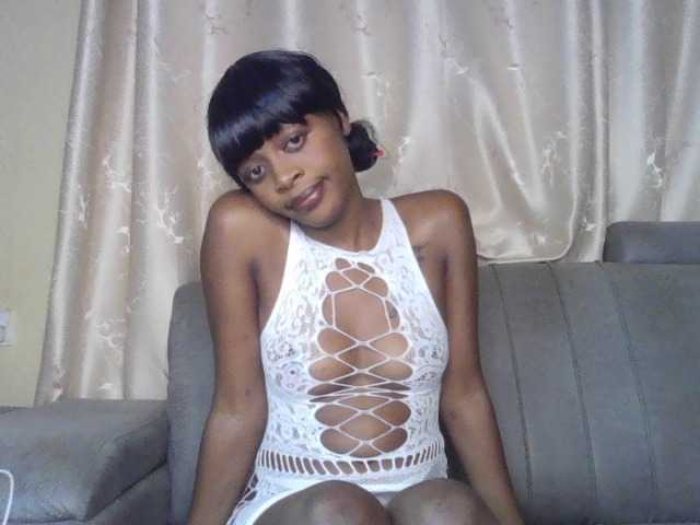 sweetally live cam on BongaCams