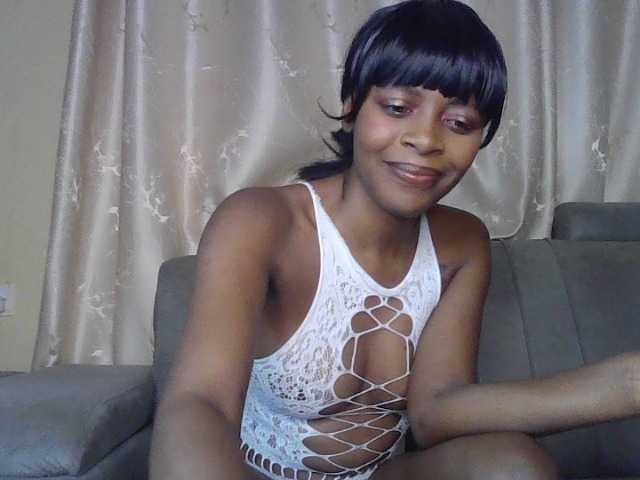 sweetally live cam on BongaCams