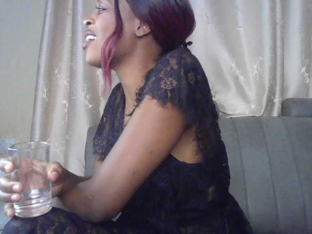 sweetally live cam on BongaCams