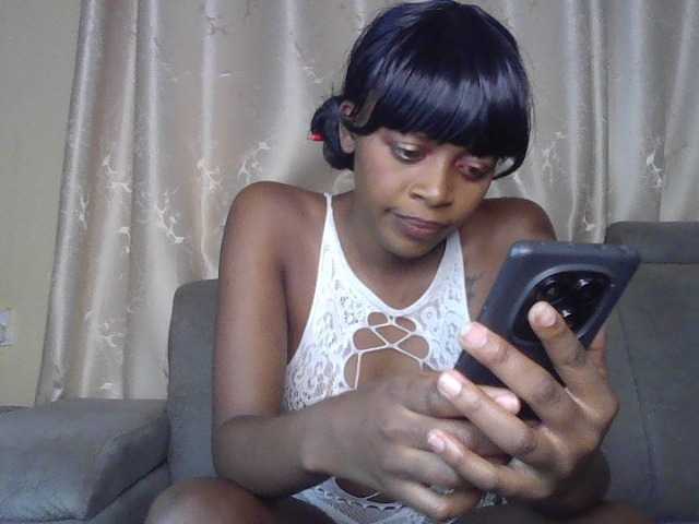 sweetally live cam on BongaCams
