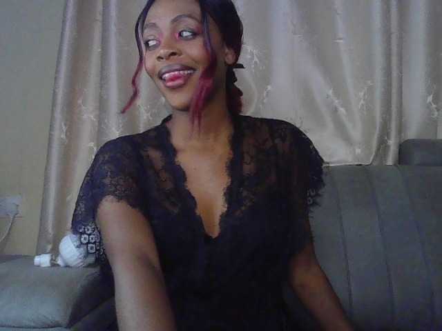 sweetally live cam on BongaCams