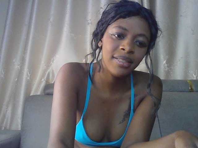 sweetally live cam on BongaCams