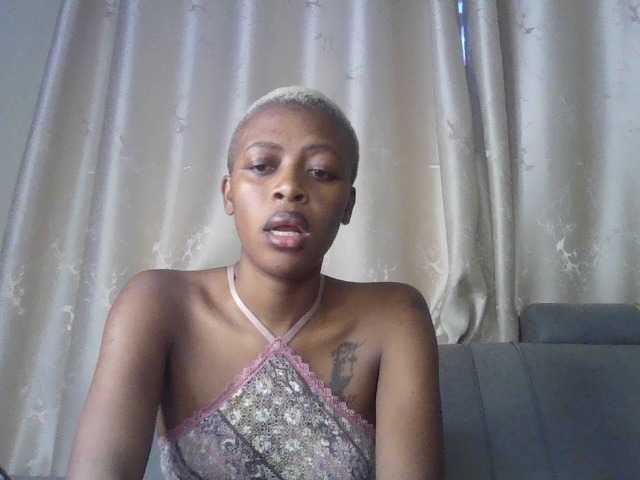 sweetally live cam on BongaCams