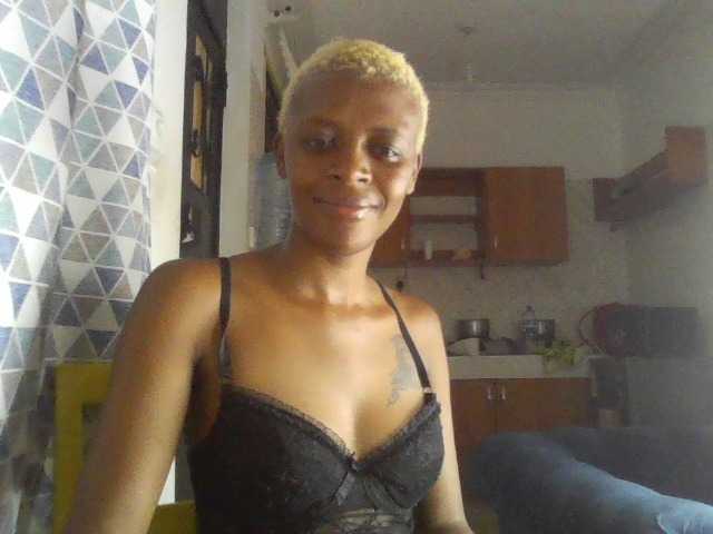 sweetally live cam on BongaCams