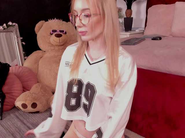 EmmaCinn live cam on BongaCams