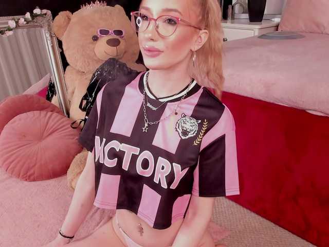 EmmaCinn live cam on BongaCams