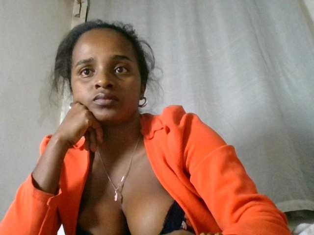 Flania live cam on BongaCams