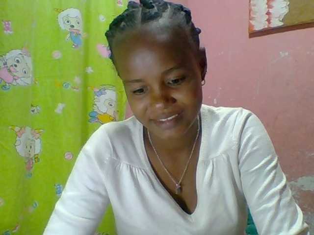 flaviahh live cam on BongaCams