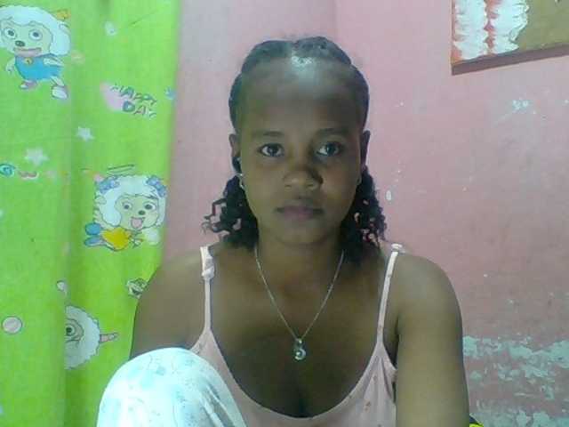 flaviahh live cam on BongaCams