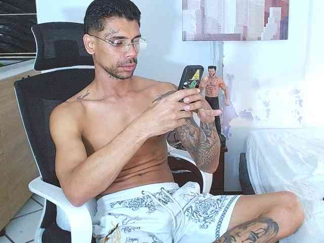 Jonesjones15 Live Webcam on BongaCams