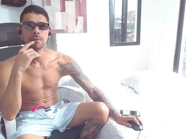 Jonesjones15 Live Webcam on BongaCams