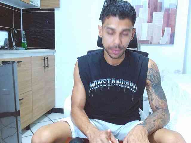 Jonesjones15 Live Webcam on BongaCams