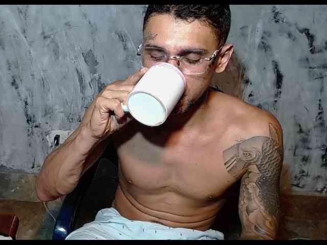 Jonesjones15 Live Webcam on BongaCams
