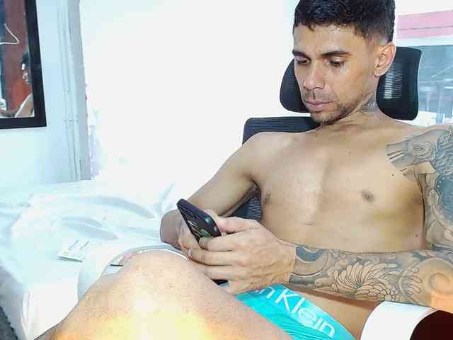 Jonesjones15 Sex Cam Show