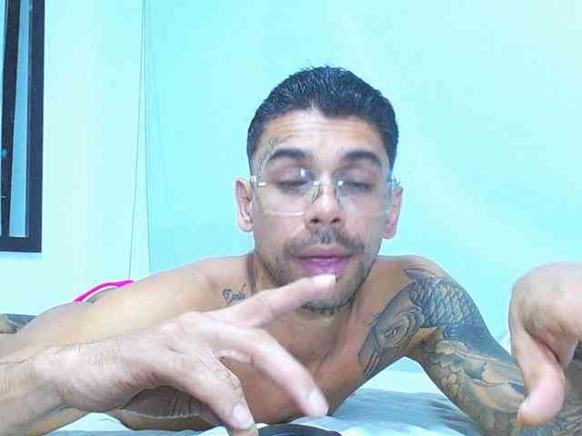 Jonesjones15 Live Webcam on BongaCams