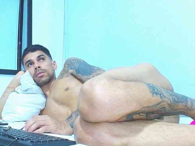 Jonesjones15 Live Webcam on BongaCams