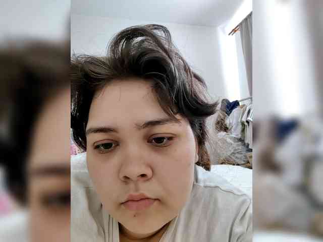 AlyFox webcam