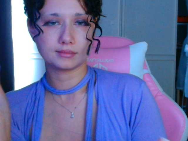le modèle stawbarynutlov est en webcam porno dans un show sur le site bongacams, il possède les tags suivants: White/Caucasian,Brunette,Shaved