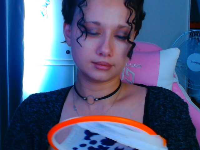 le modèle stawbarynutlov est en webcam porno dans un show sur le site bongacams, il possède les tags suivants: White/Caucasian,Brunette,Shaved