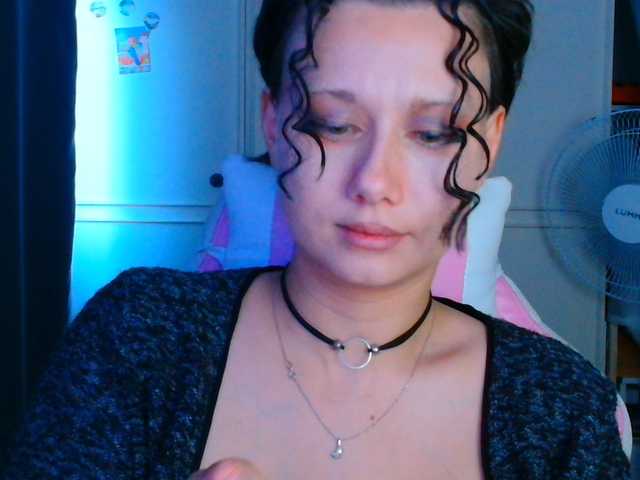 le modèle stawbarynutlov est en webcam porno dans un show sur le site bongacams, il possède les tags suivants: White/Caucasian,Brunette,Shaved